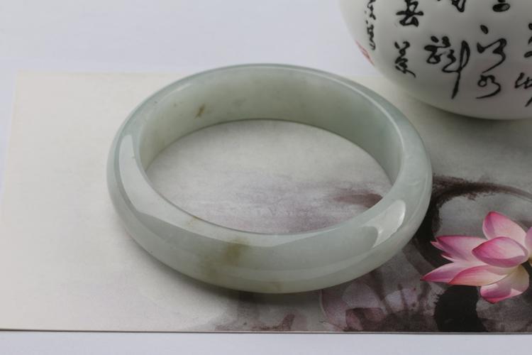 天然翡翠A货 解读自然晶体分布、石纹与石花的独特魅力